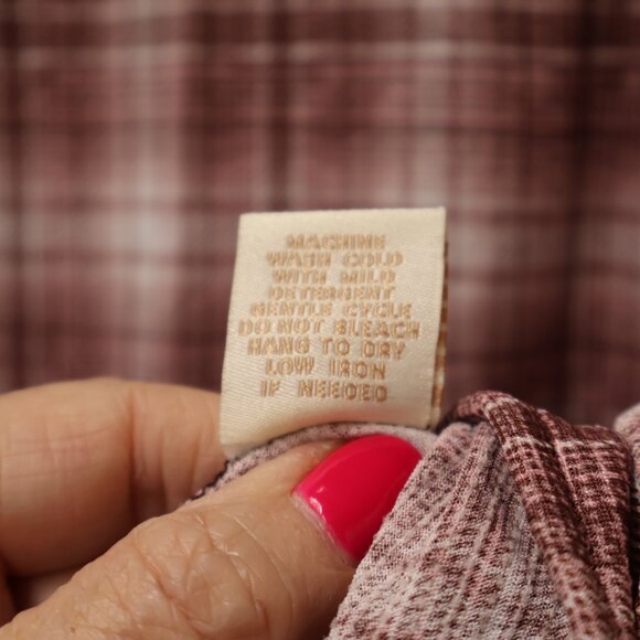 Eden & Olivia Ivory/Berry Plaid Button-Up Blouse With Ruffle Collar - Size L - Picture 13 of 14